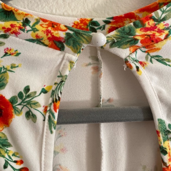 👜Ivory Floral Print Soft Bodysuit - Picture 5 of 9